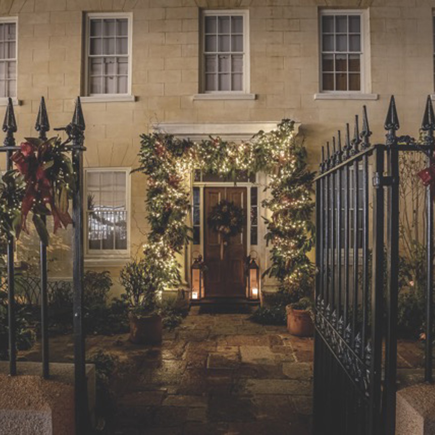 Christmas At 16 New Street Medium