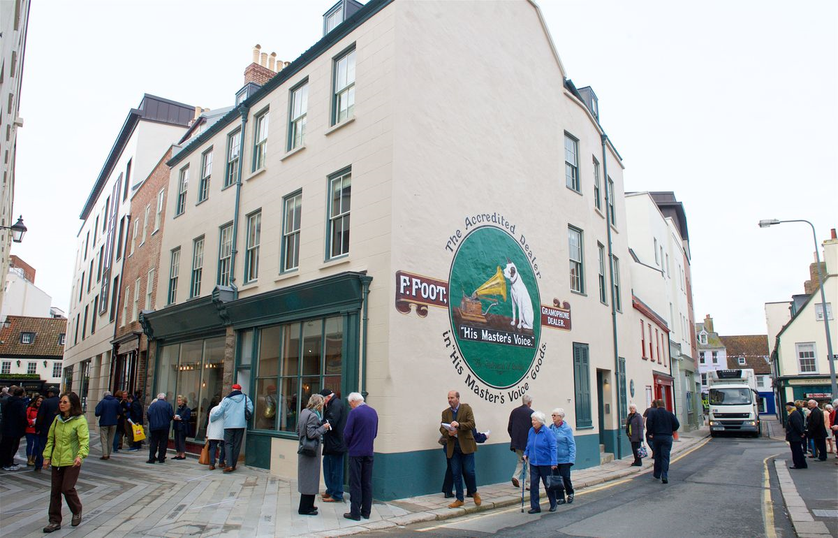 Foot Buildings Pitt Street Flats 4 & 6 External View